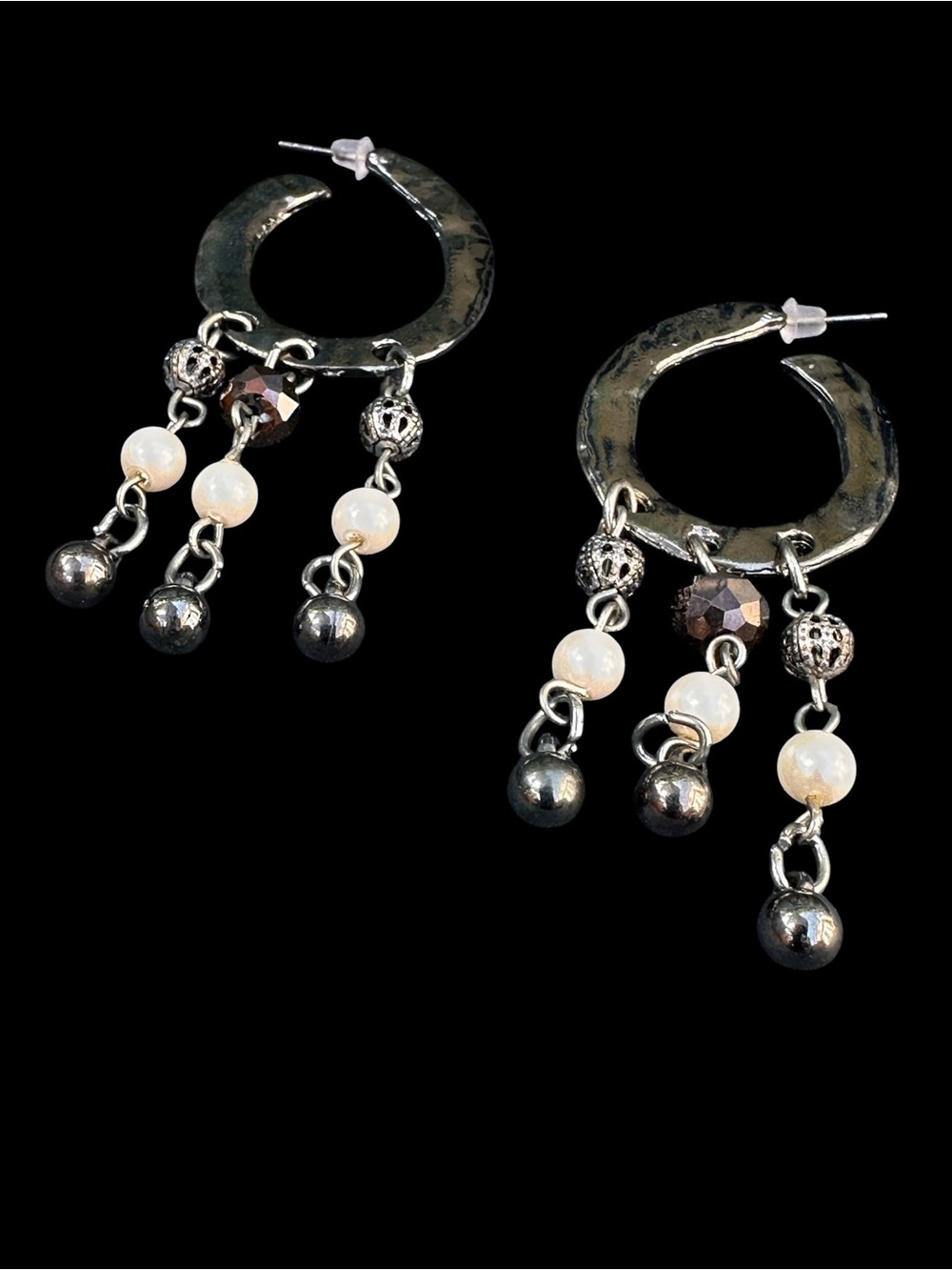 Silver Hoop Dangle Drog Earrings with Pearl and Hematite Beads